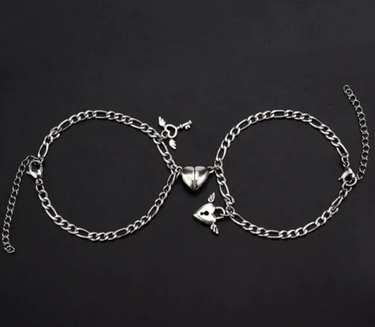 Magnetic Love Link Couple Bracelets – Perfect Anniversary Gift