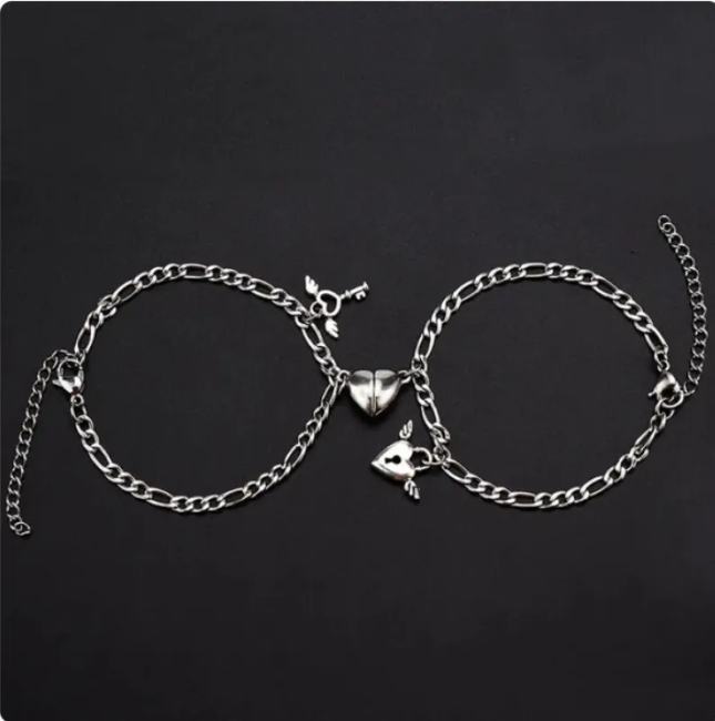Magnetic Love Link Couple Bracelets – Perfect Anniversary Gift