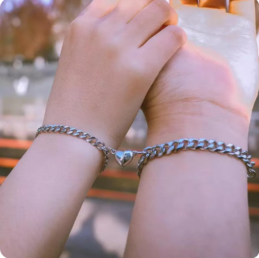 Magnetic Love Link Couple Bracelets – Perfect Anniversary Gift